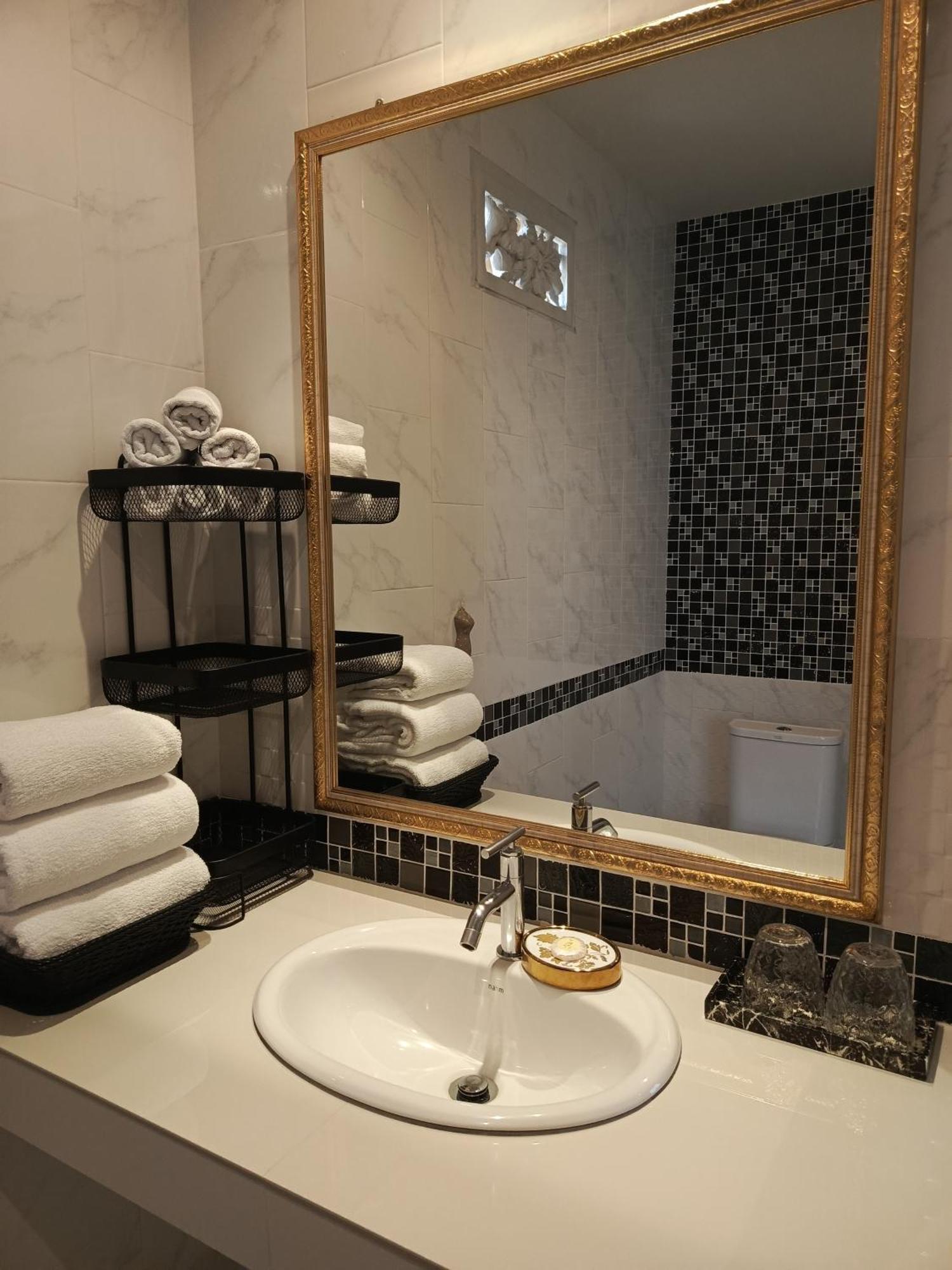 Klong Muang Beach Apartment Extérieur photo